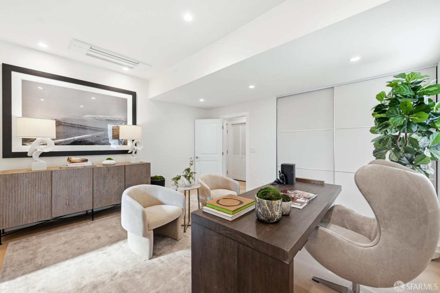 125 Paraiso Place