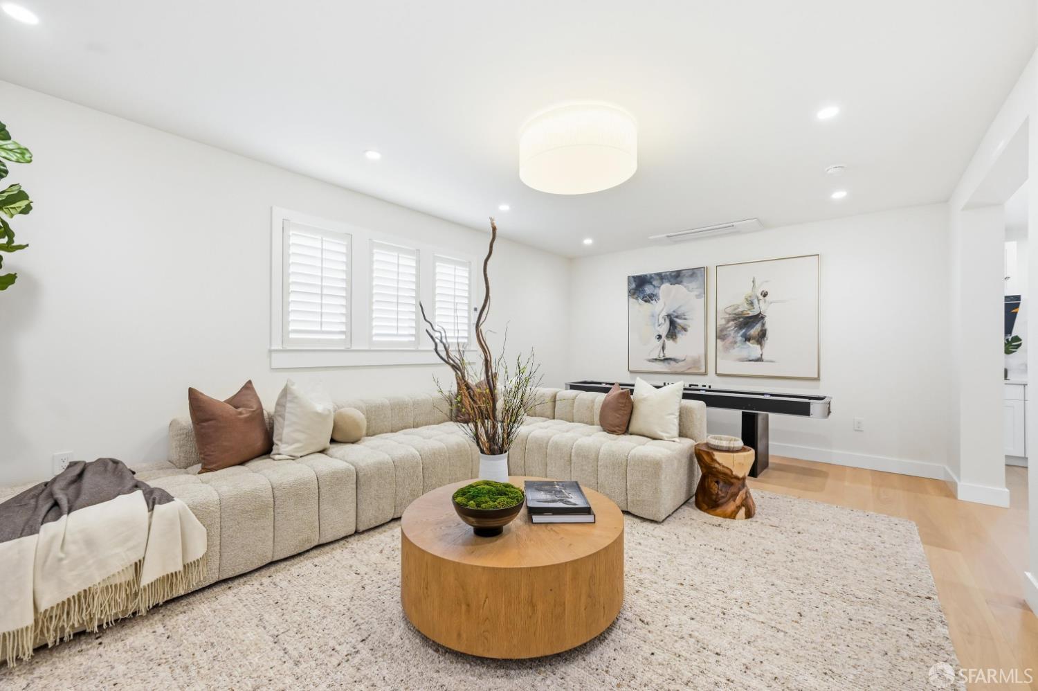 125 Paraiso Place