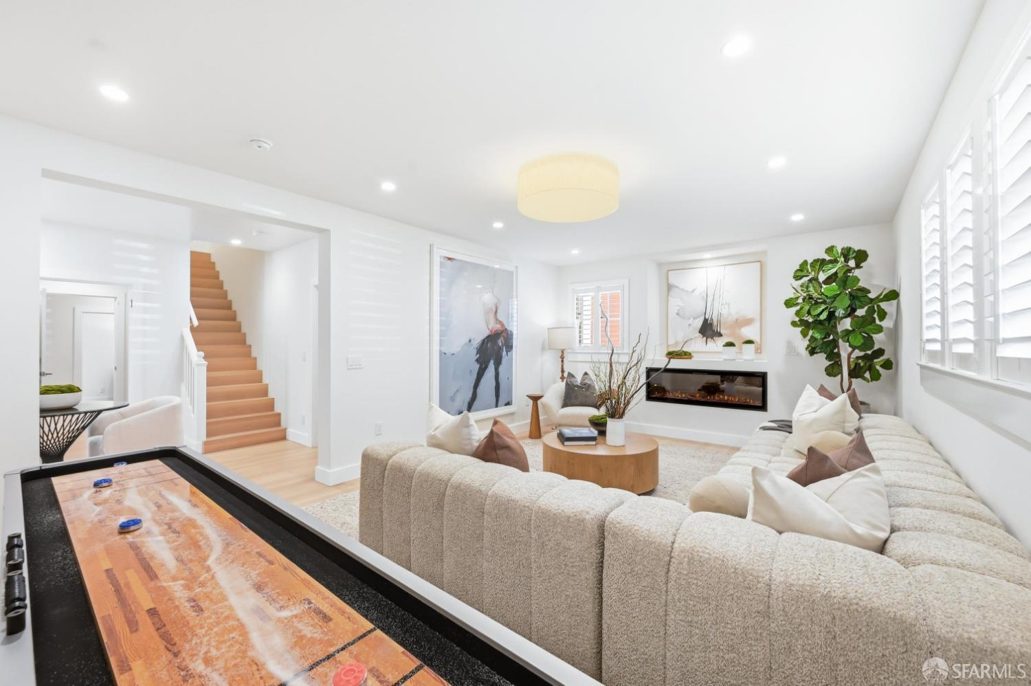 125 Paraiso Place