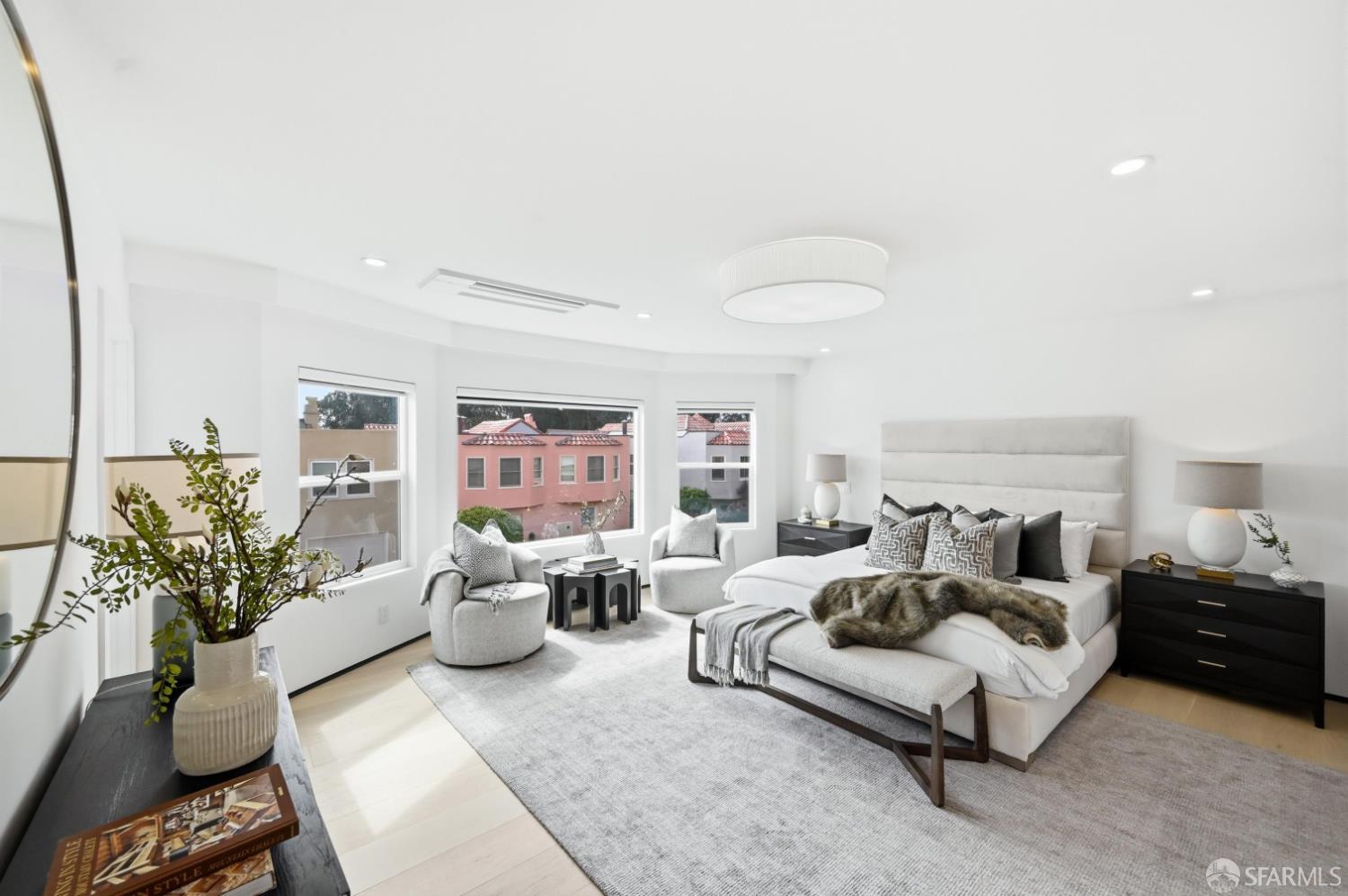 125 Paraiso Place