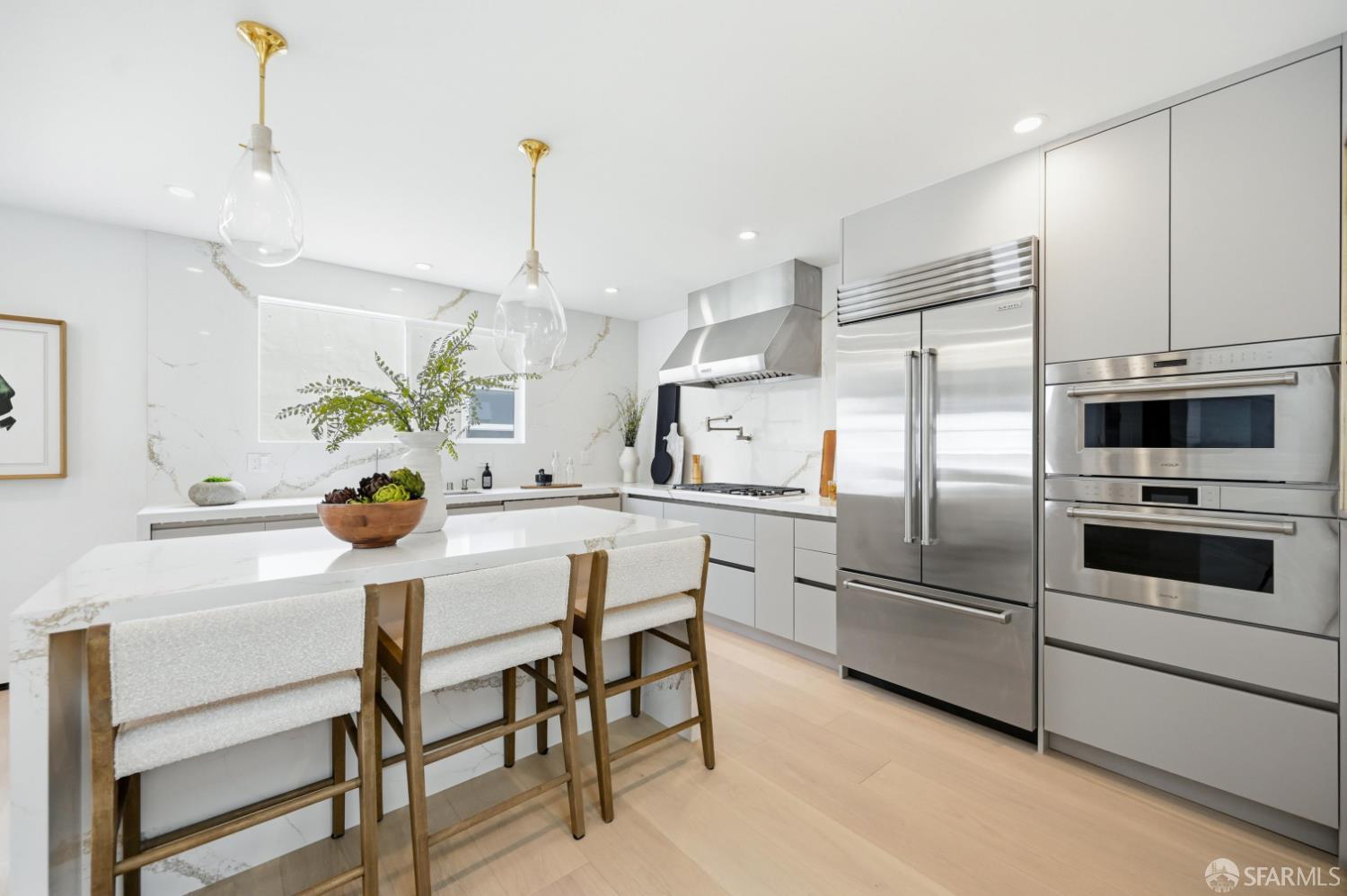 125 Paraiso Place