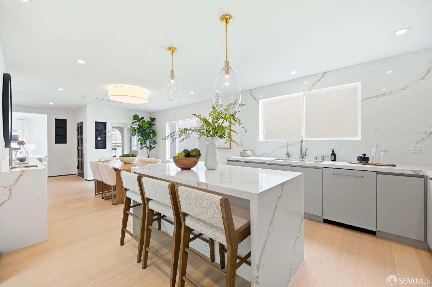 125 Paraiso Place