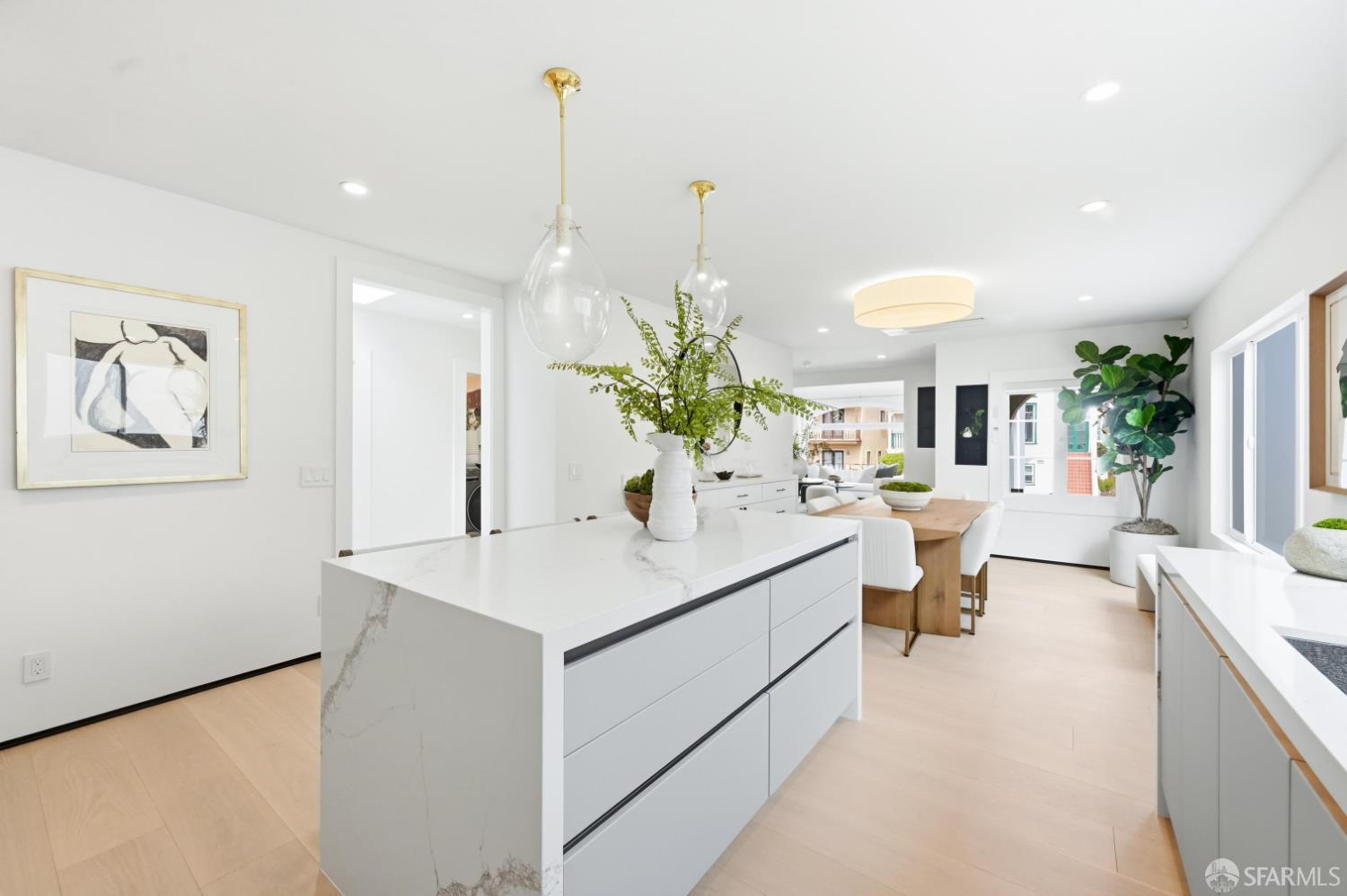 125 Paraiso Place