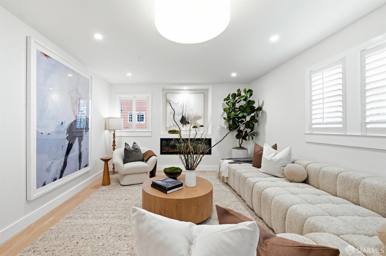 125 Paraiso Place