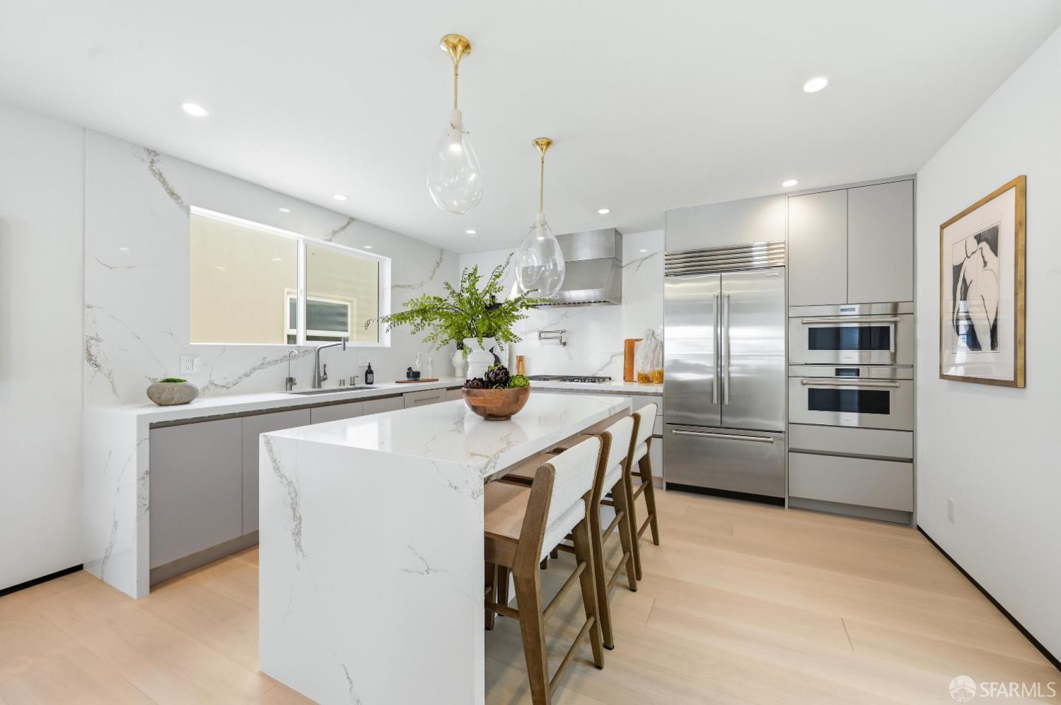 125 Paraiso Place