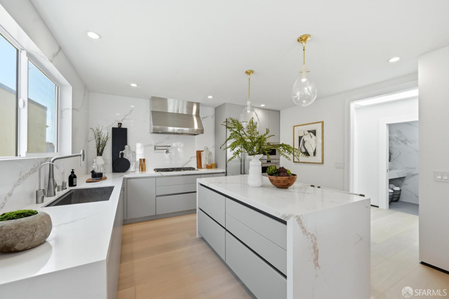 125 Paraiso Place