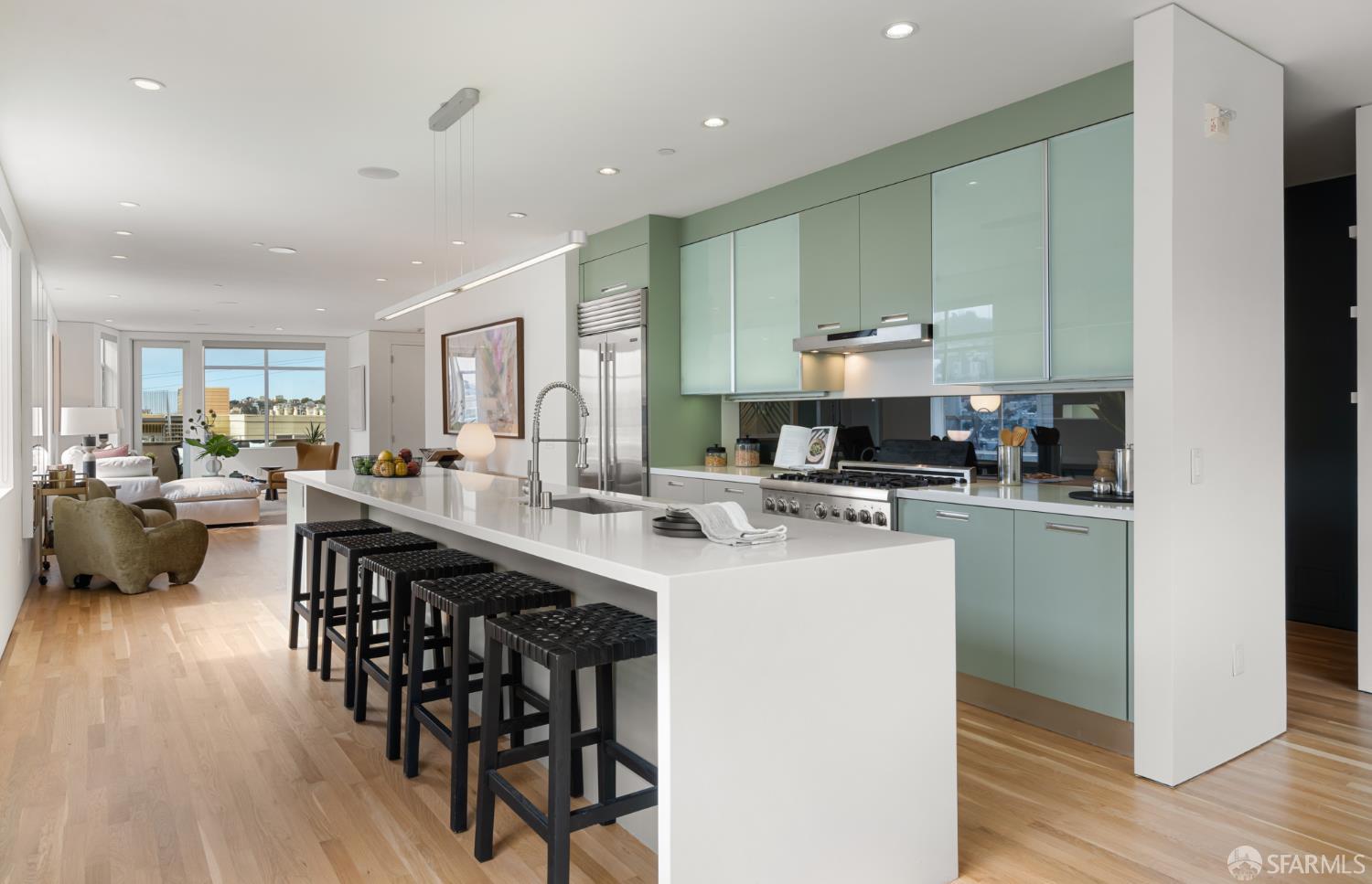 4121 Cesar Chavez Street # 6