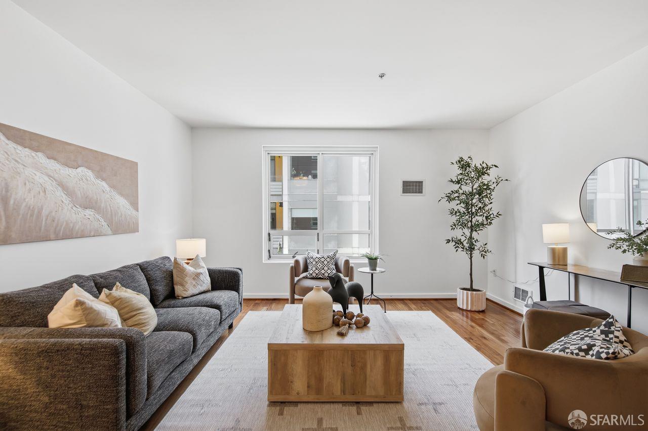 325 Berry Street # 306