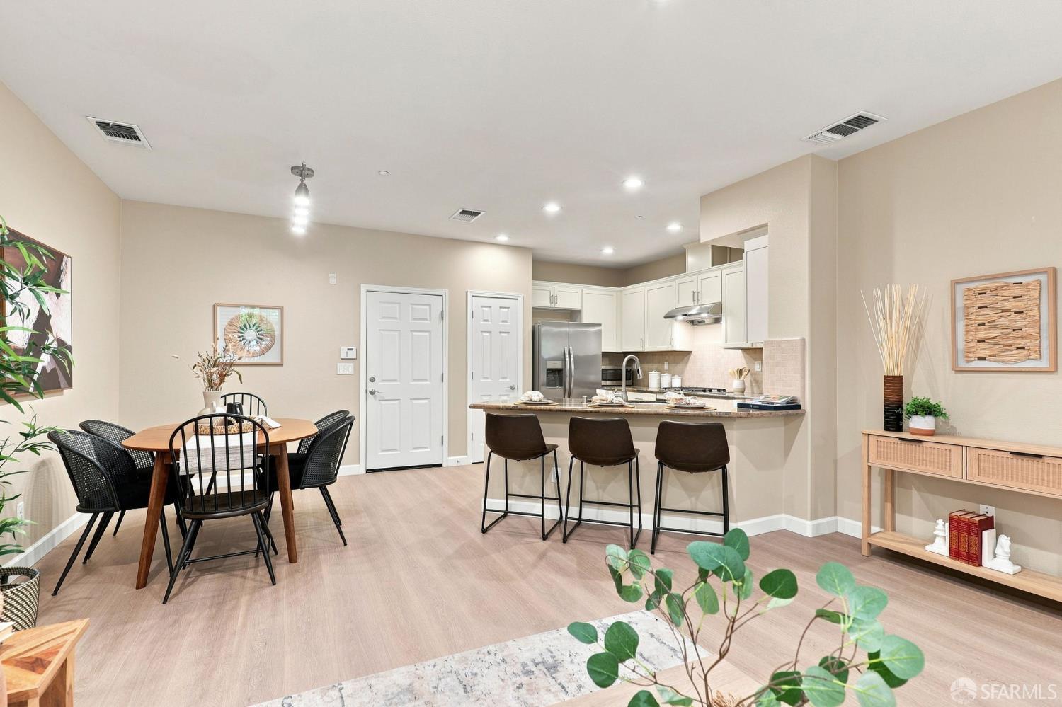 2541 Oak Road