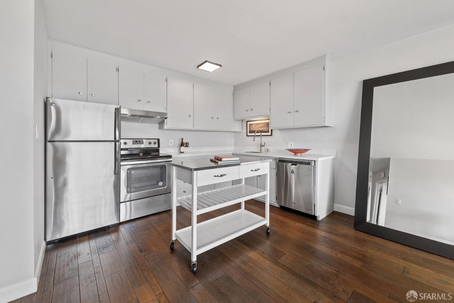 655 Corbett Avenue # 203