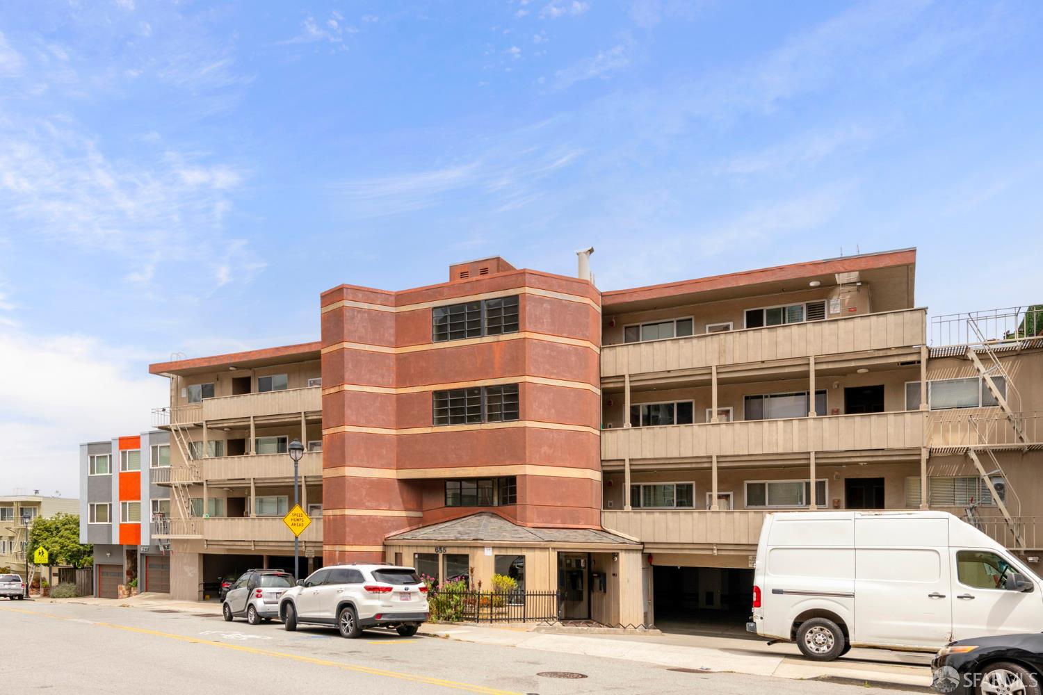 655 Corbett Avenue # 203
