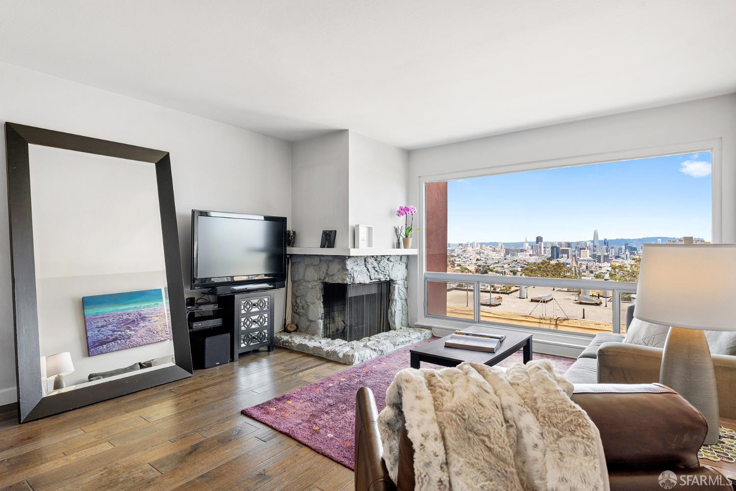 655 Corbett Avenue # 203