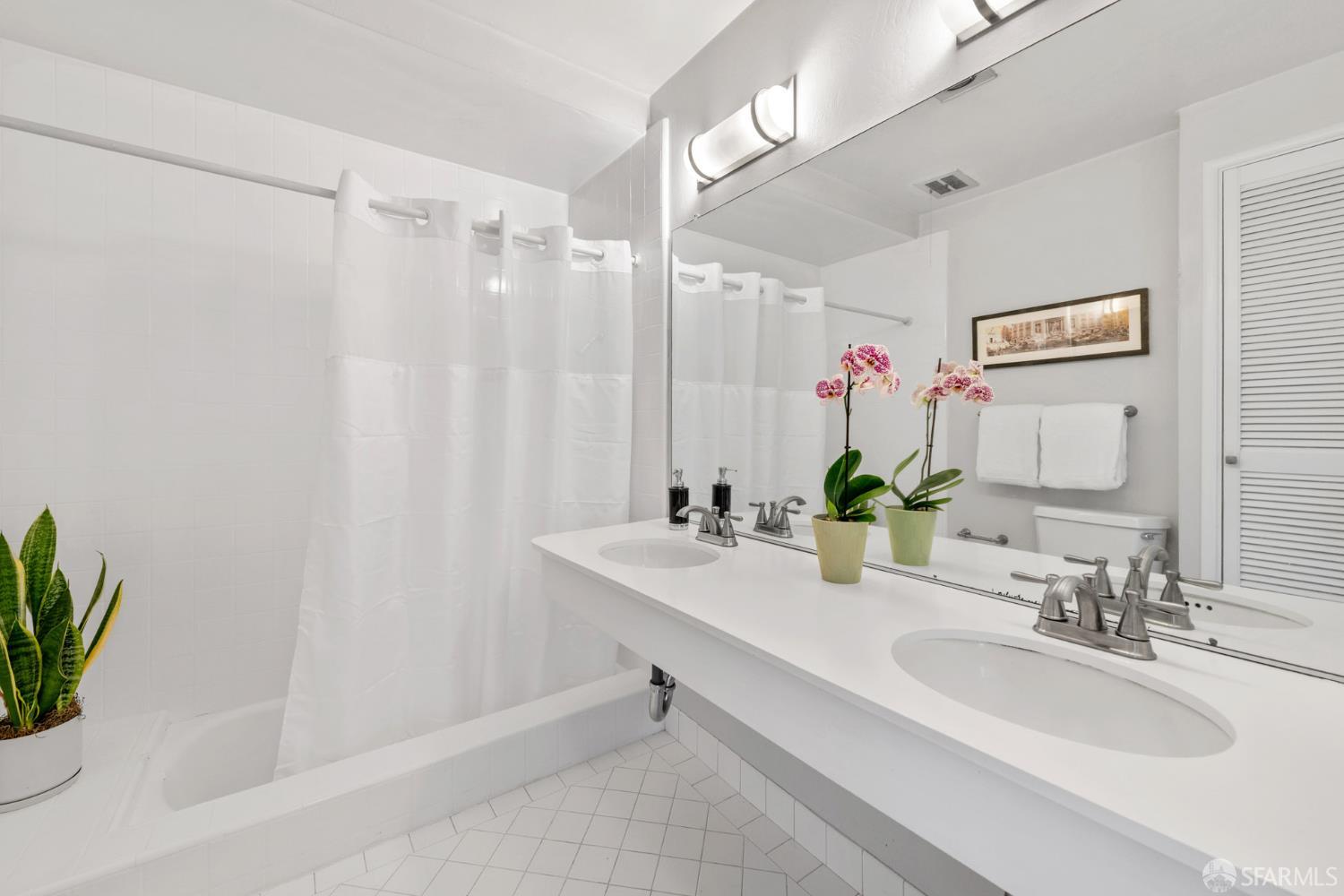 655 Corbett Avenue # 203