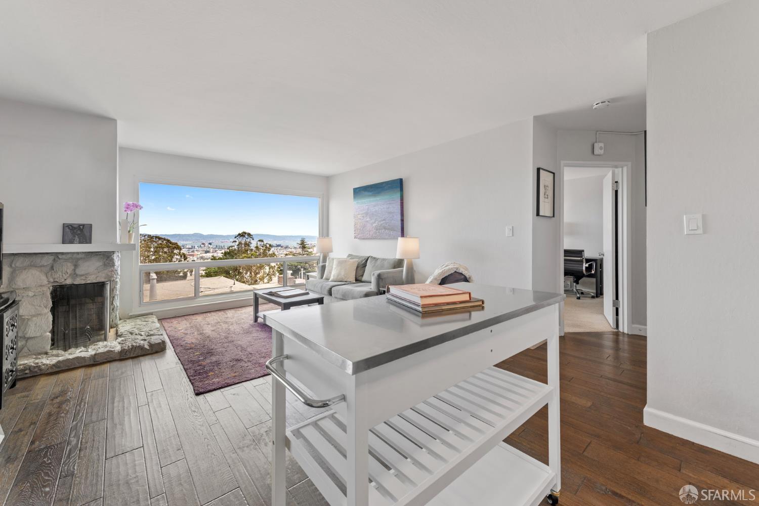 655 Corbett Avenue # 203