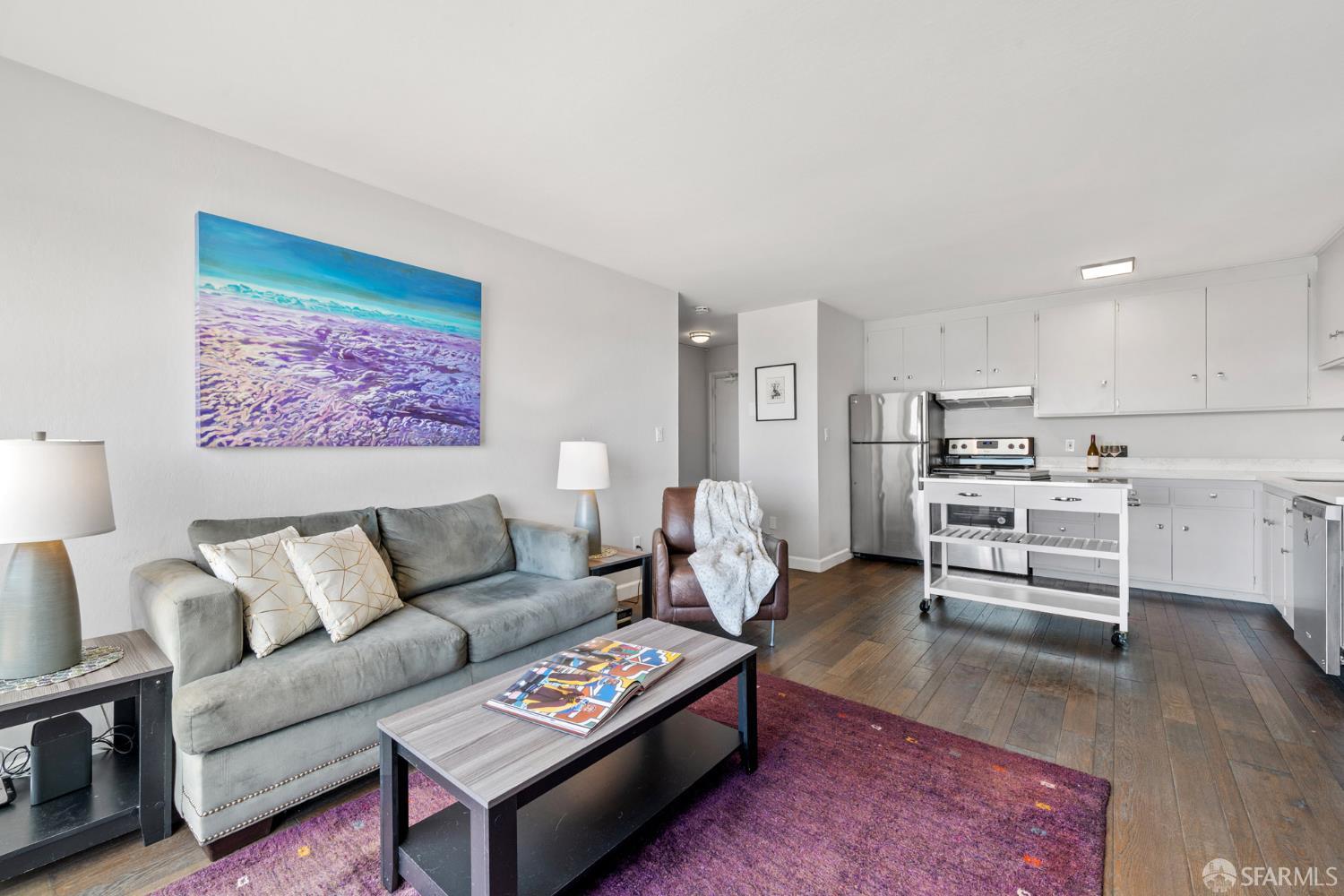 655 Corbett Avenue # 203