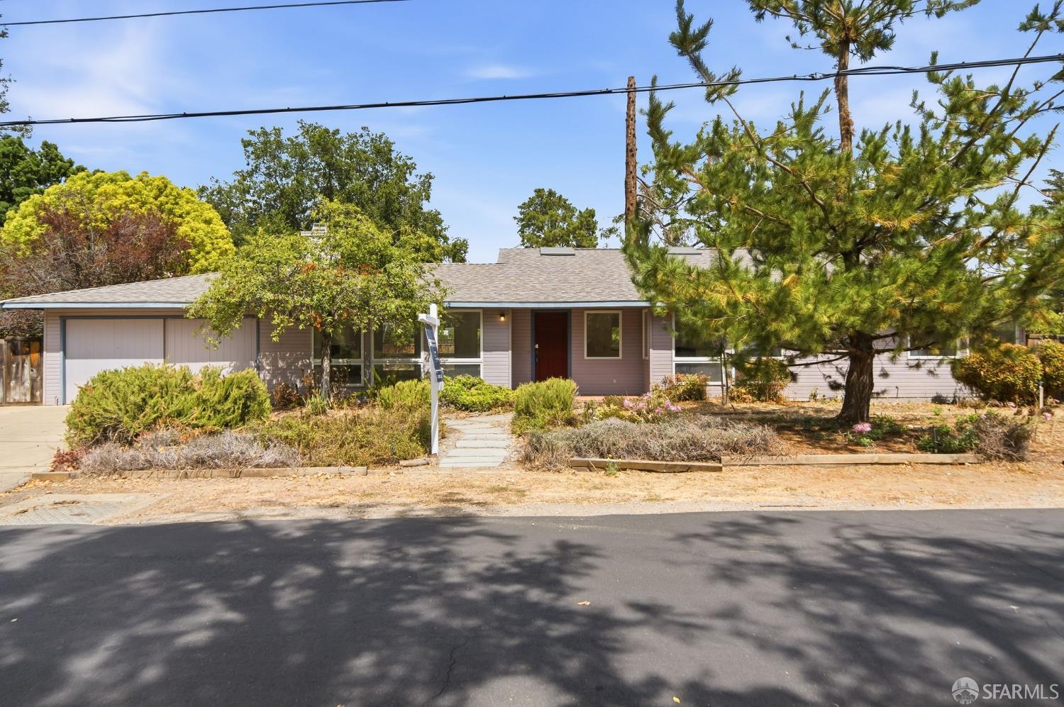 321 Hillview Avenue