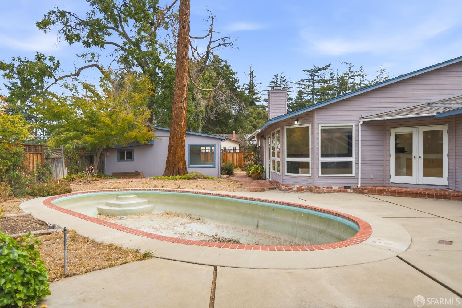 321 Hillview Avenue
