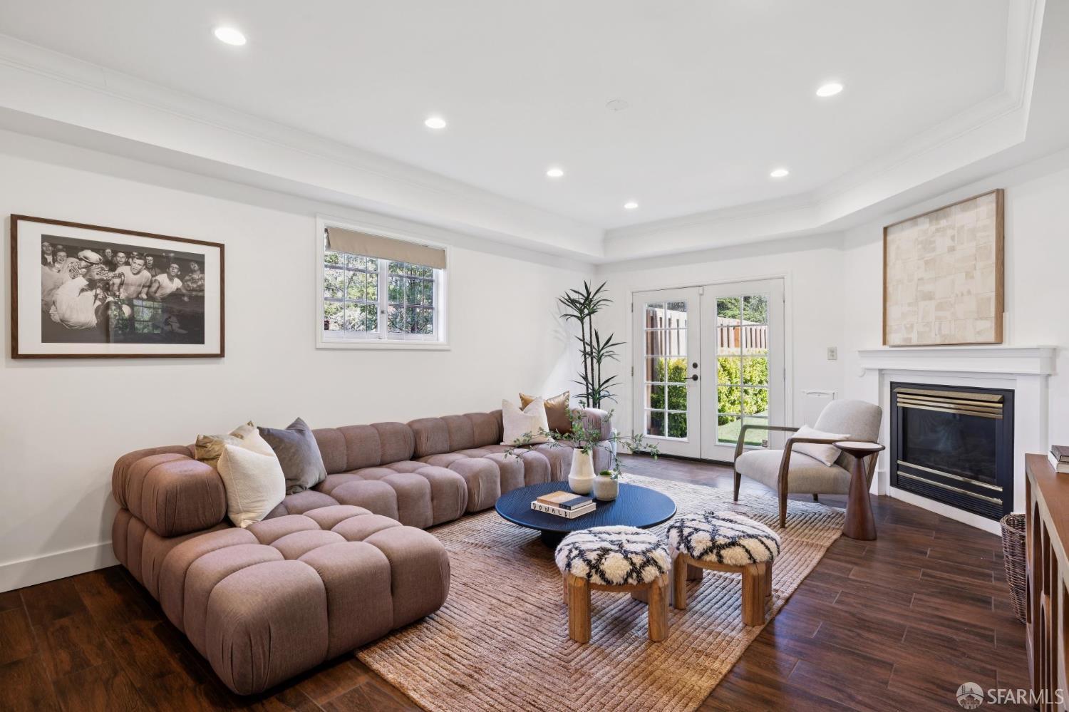 22 25th Avenue