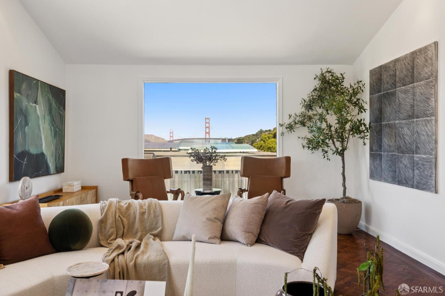 22 25th Avenue