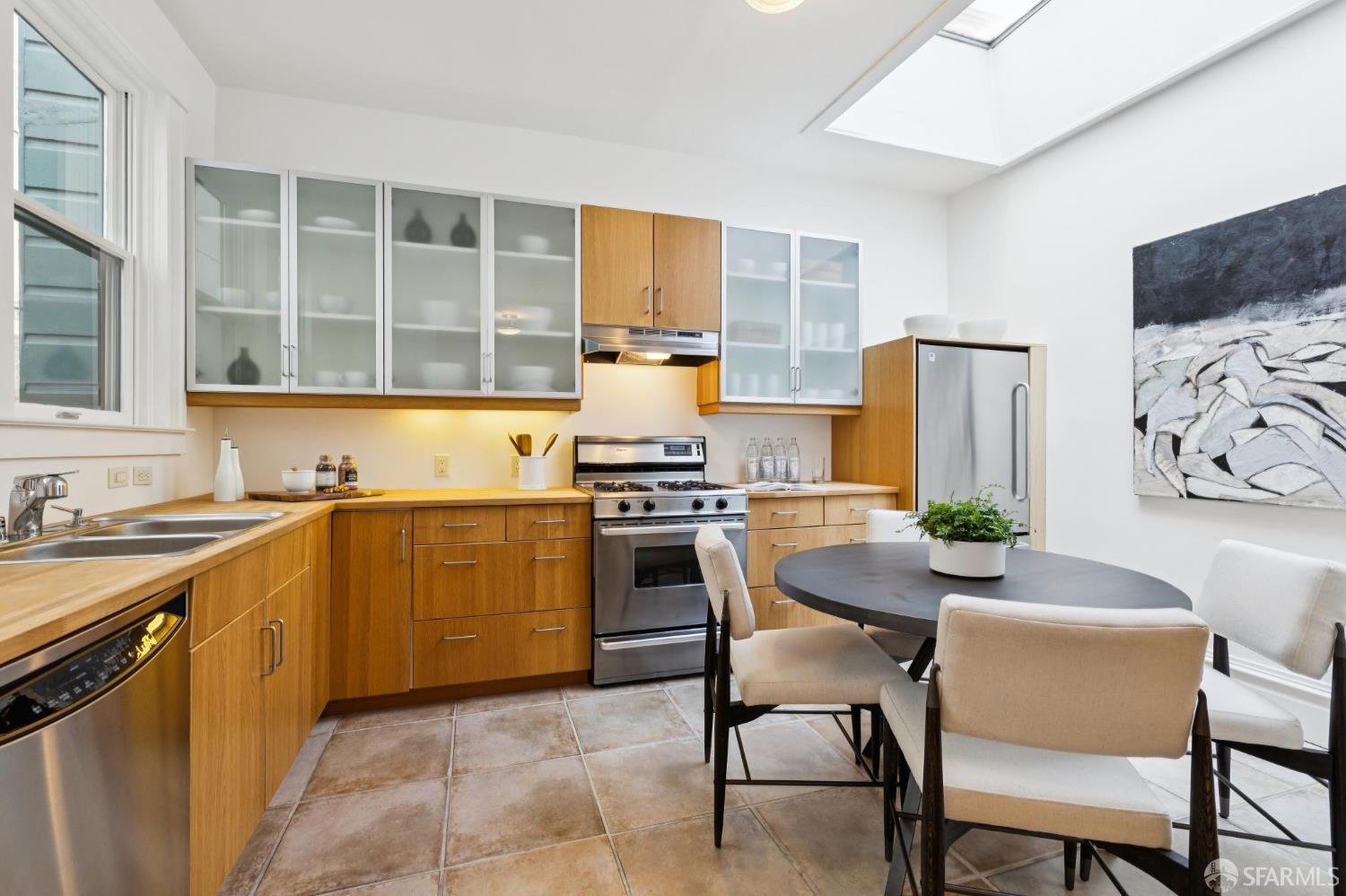659 Greenwich Street