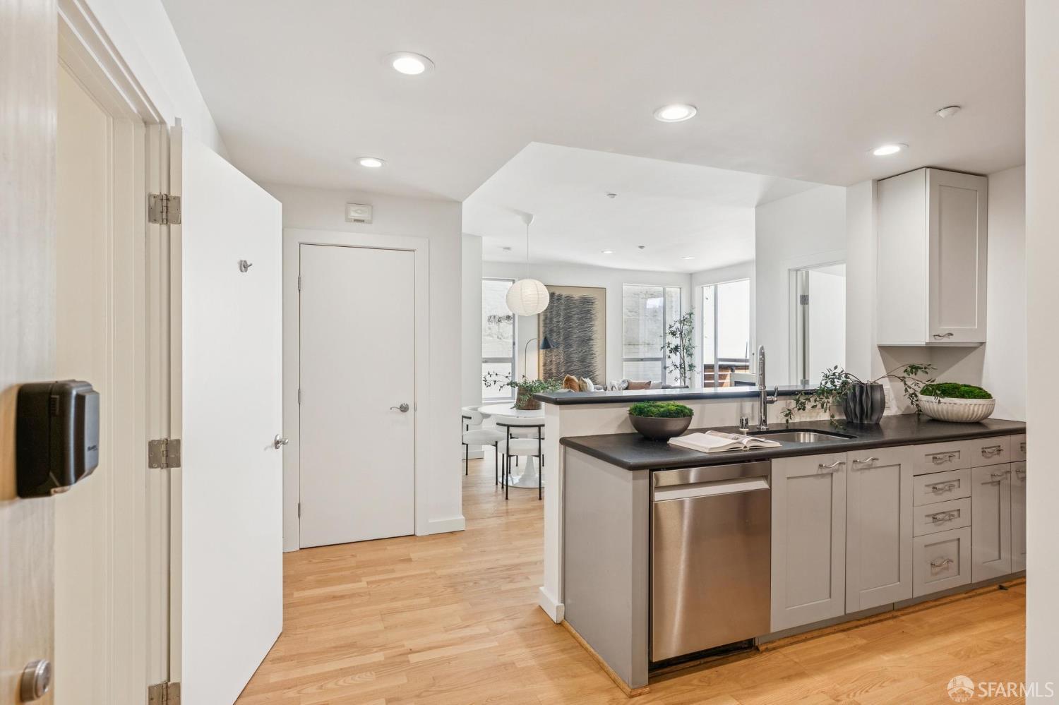 1521 Sutter Street # 306