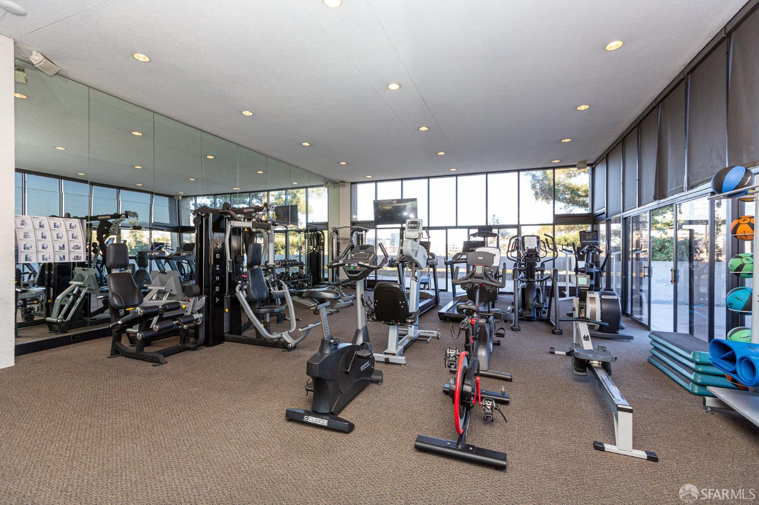 565 Bellevue Avenue # 2403