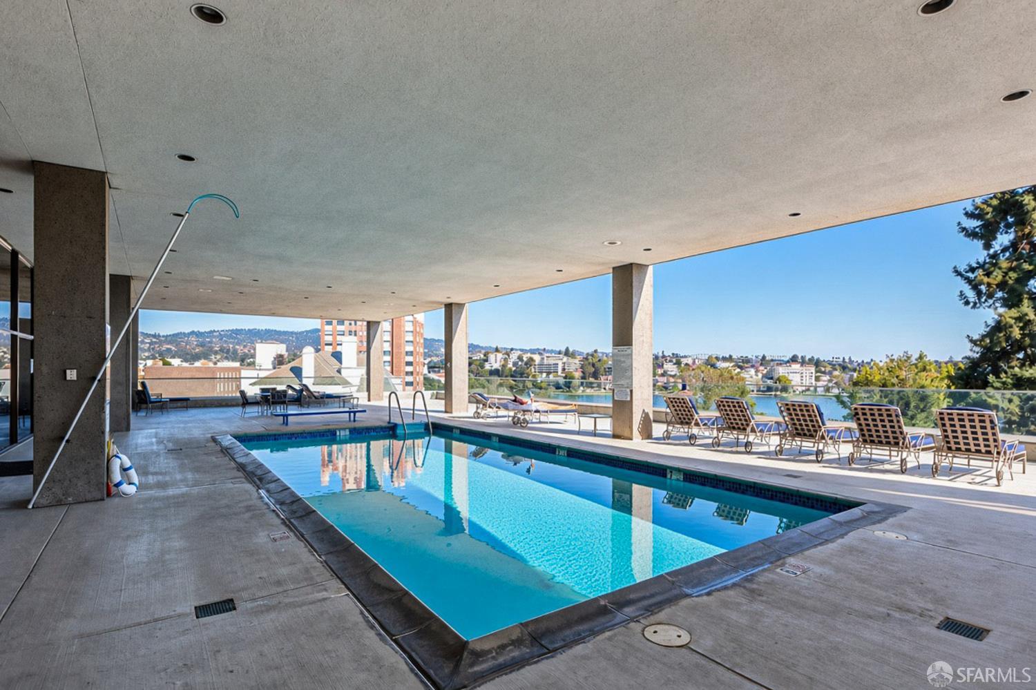 565 Bellevue Avenue # 2403