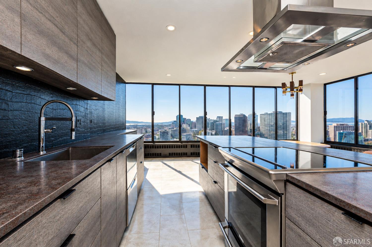 565 Bellevue Avenue # 2403