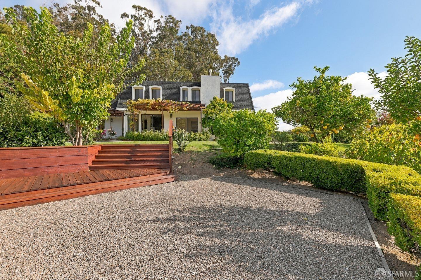 955 Macadamia Avenue
