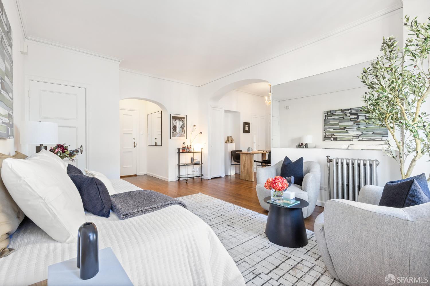 1101 Green Street # 204