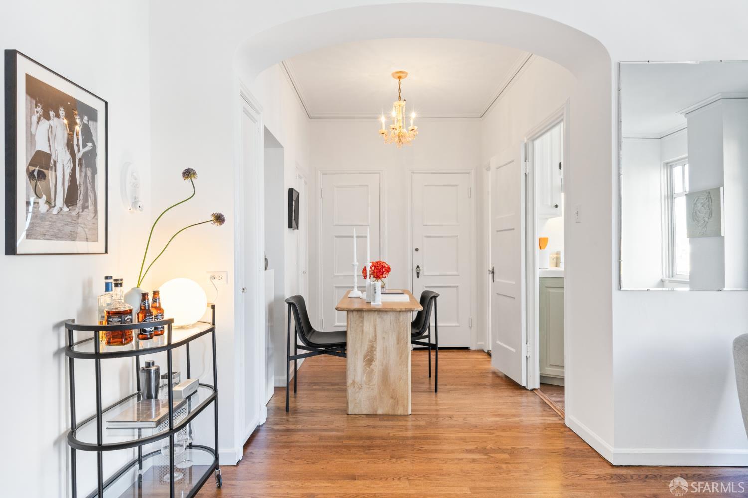 1101 Green Street # 204