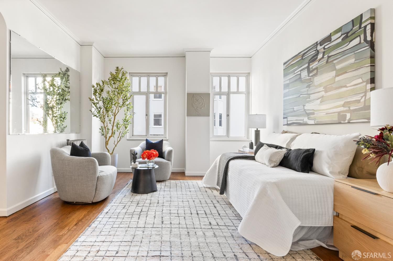 1101 Green Street # 204