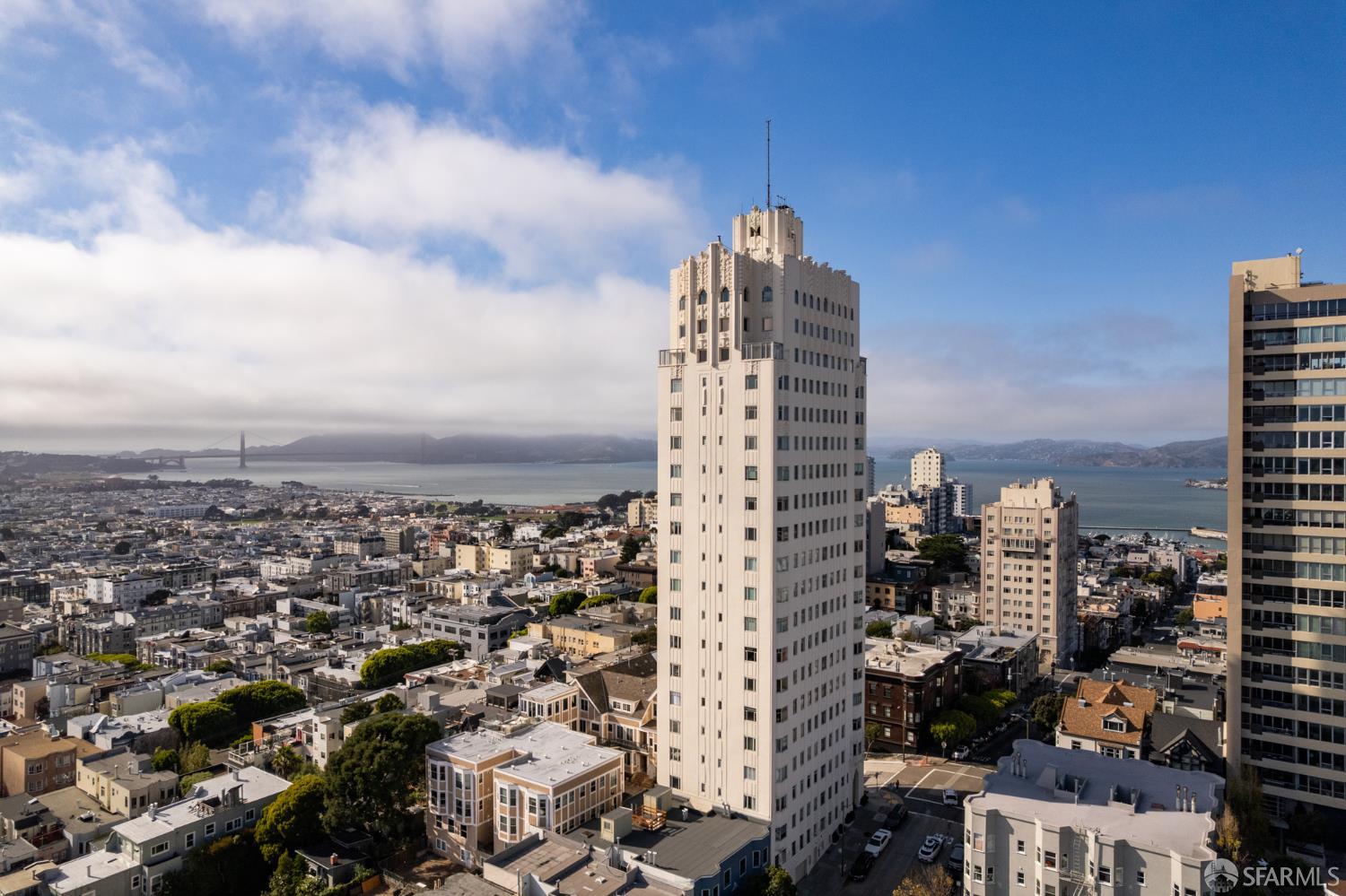 1101 Green Street # 204