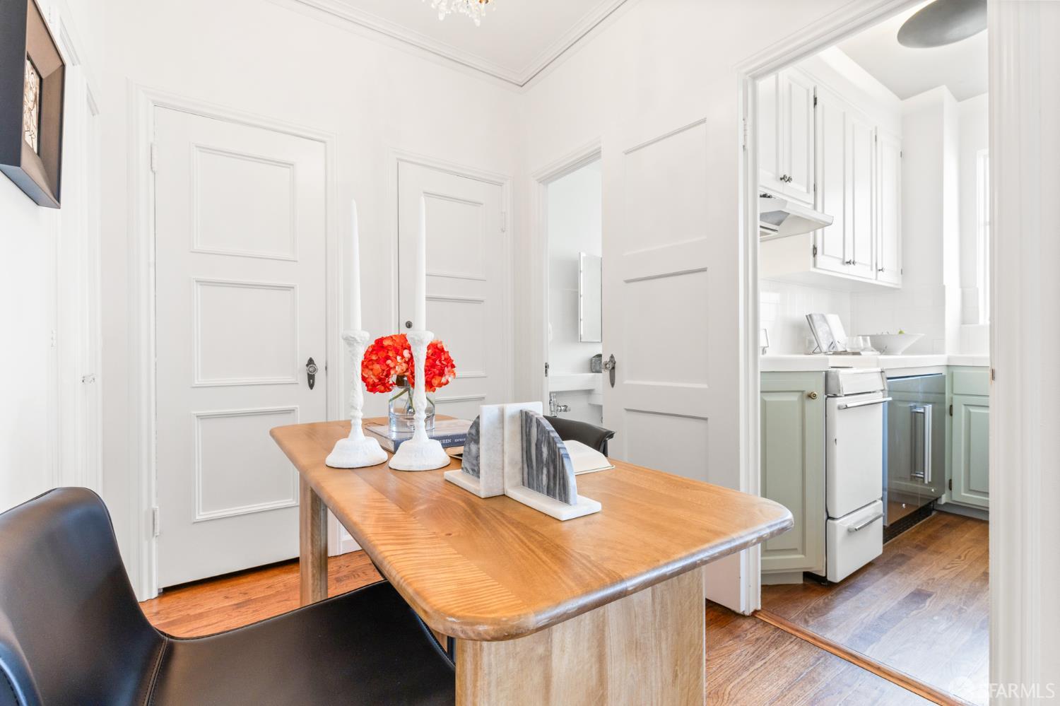 1101 Green Street # 204