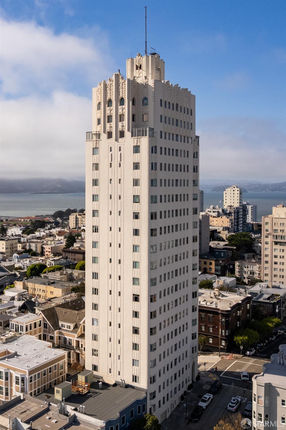 1101 Green Street # 204