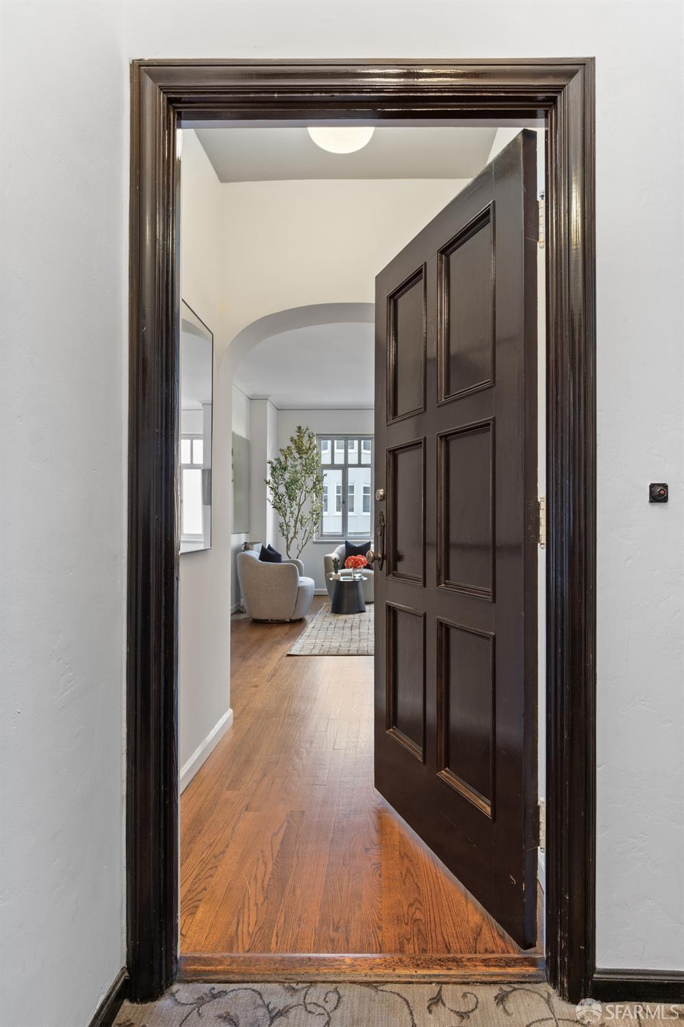 1101 Green Street # 204