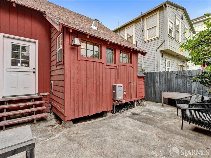 830 Peralta Street