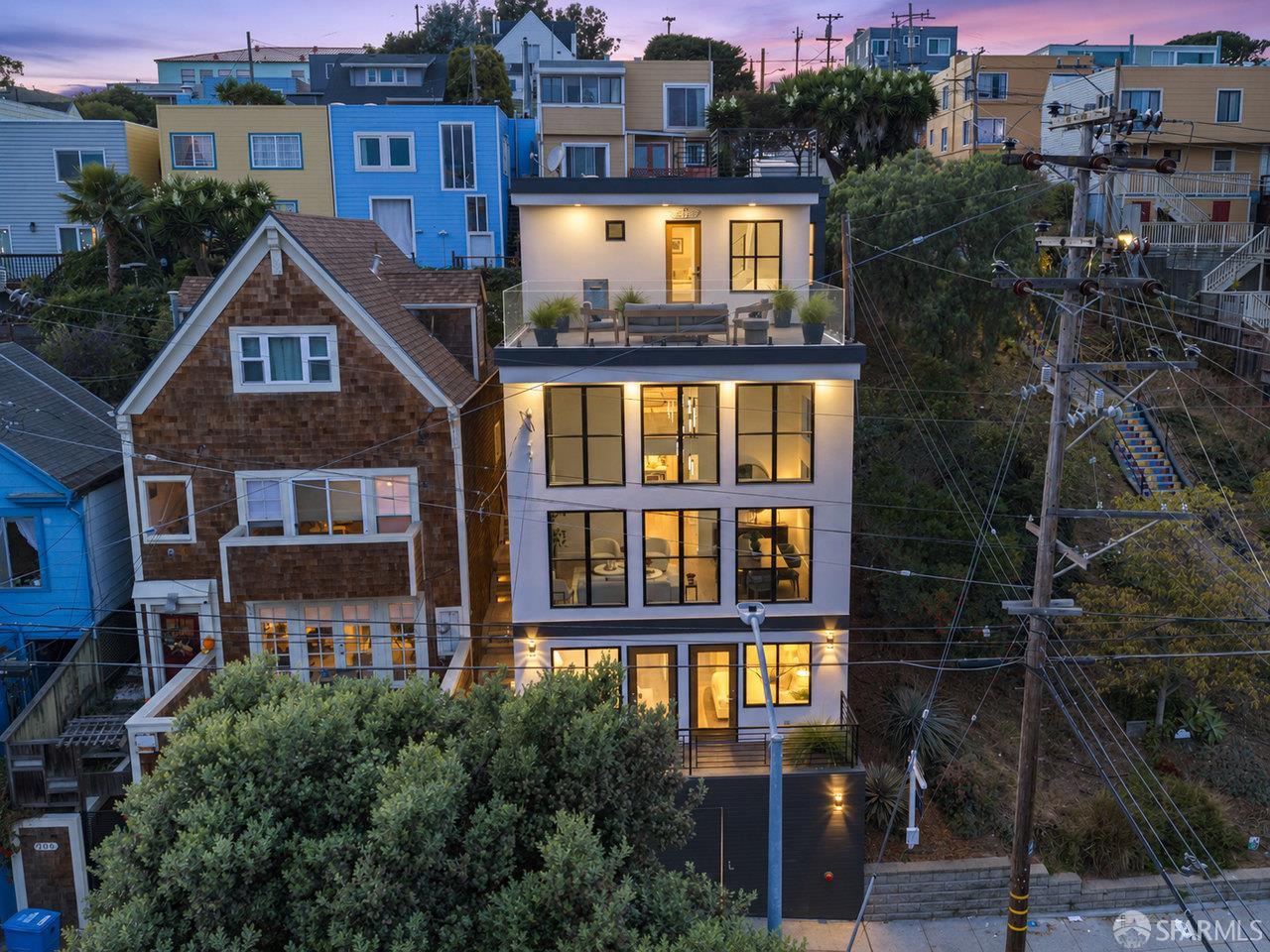 200 Putnam Street
