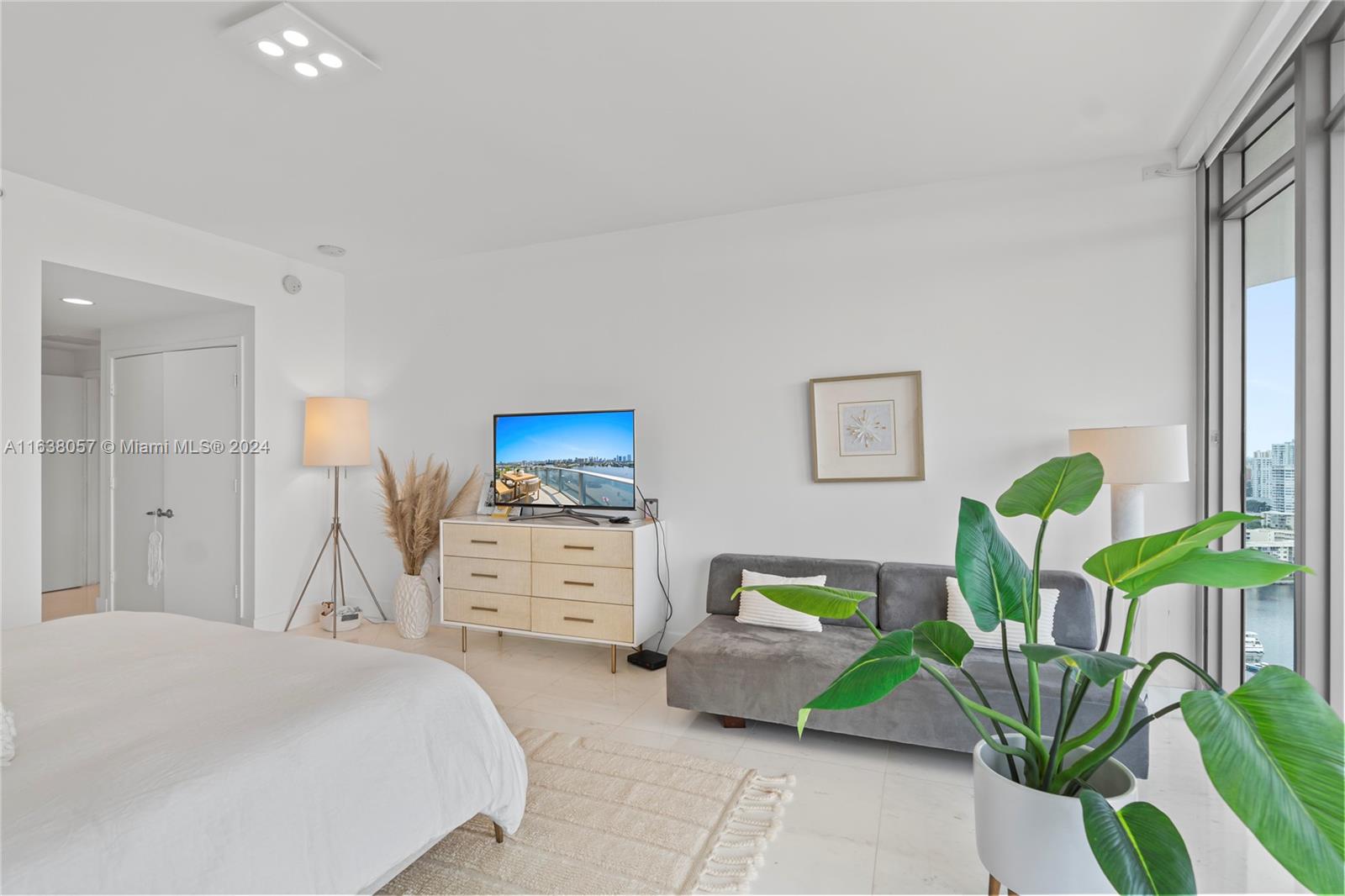 17301 Biscayne Blvd # 2111