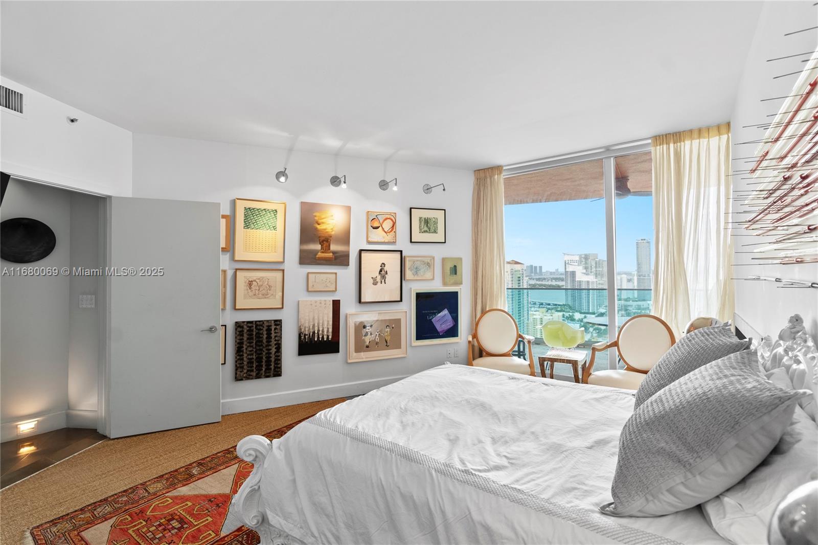 300 S Pointe Dr # 3204