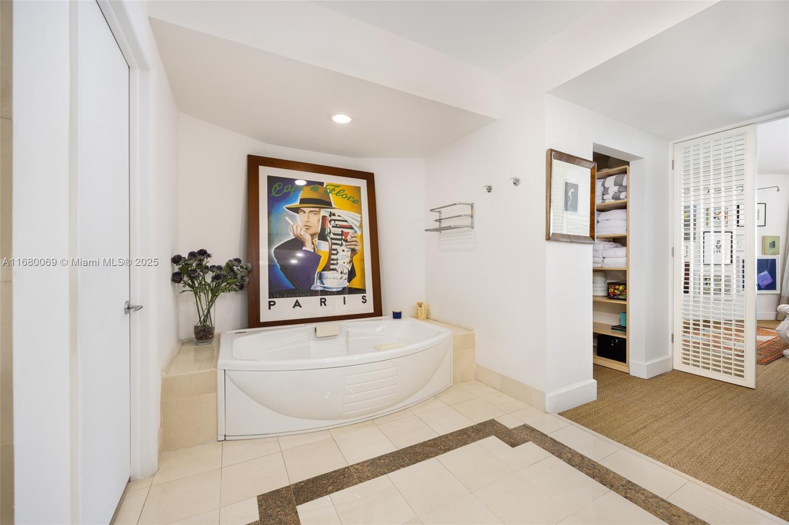 300 S Pointe Dr # 3204