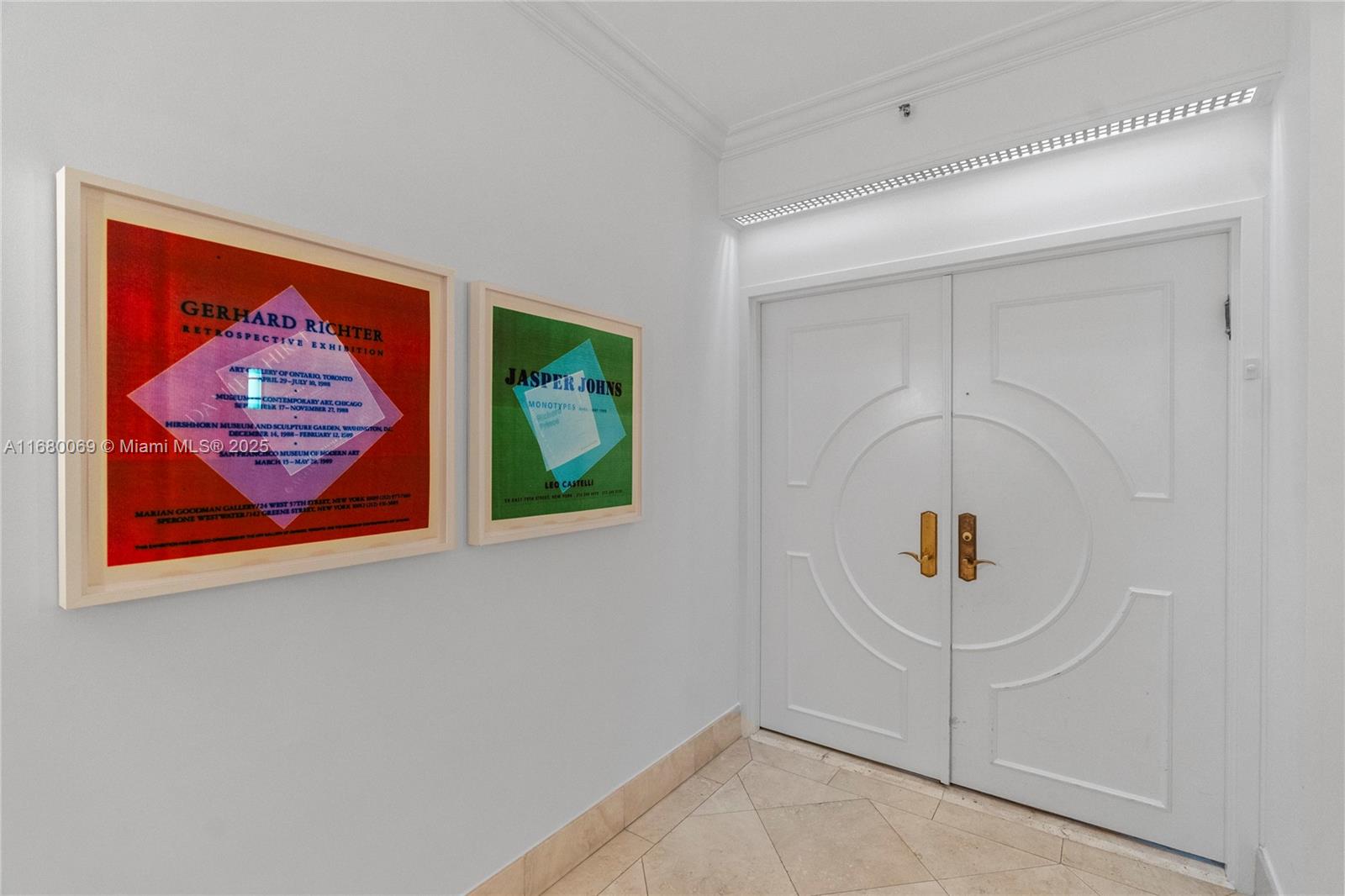 300 S Pointe Dr # 3204