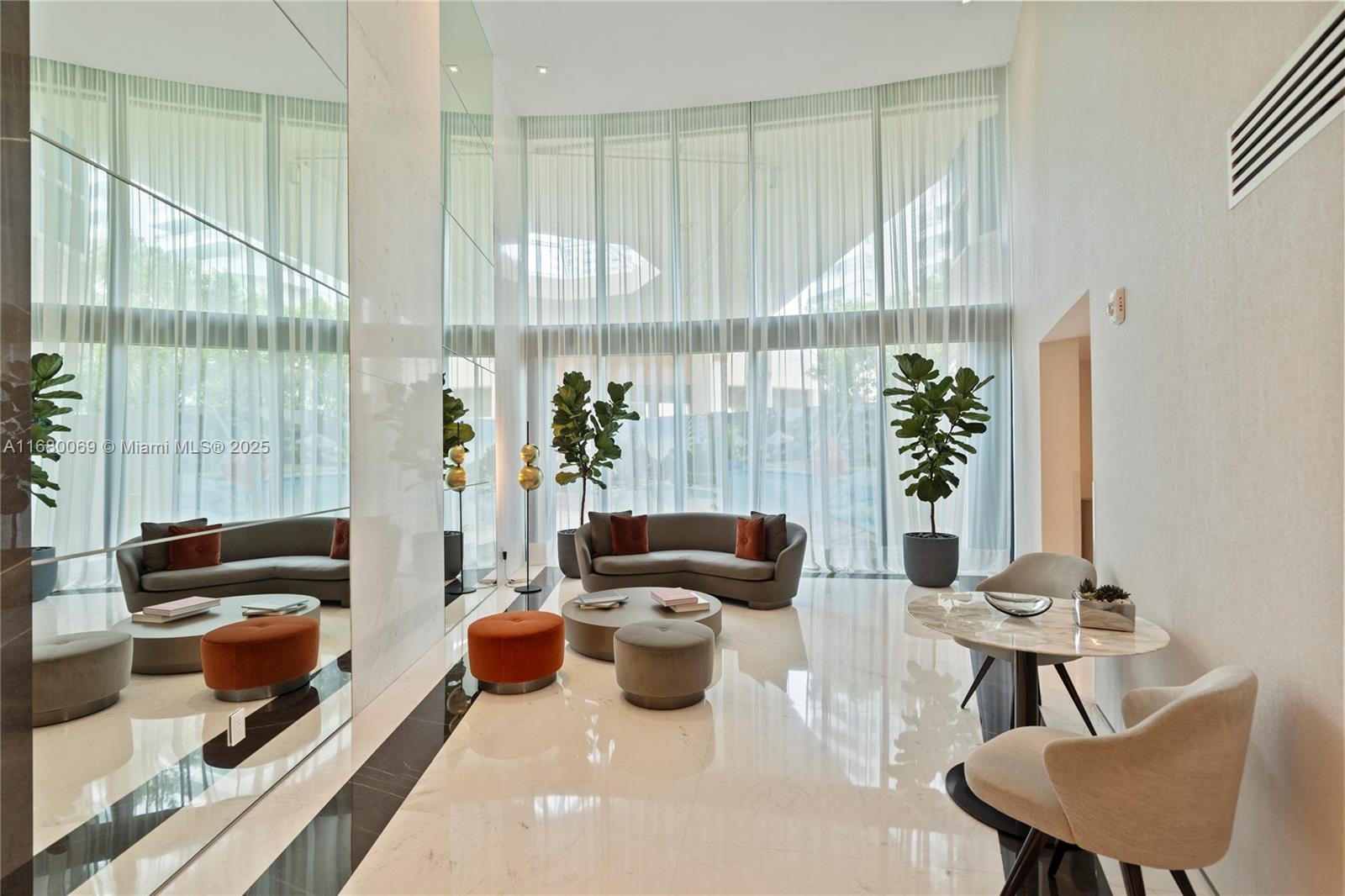 300 S Pointe Dr # 3204