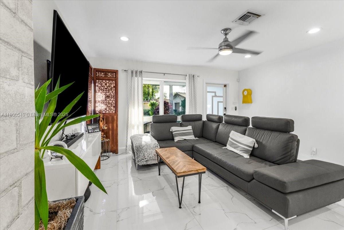 4340 NW 19th Ave