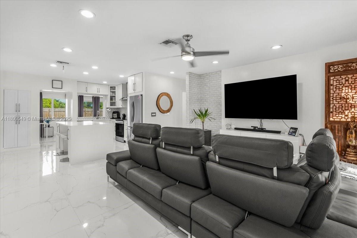4340 NW 19th Ave