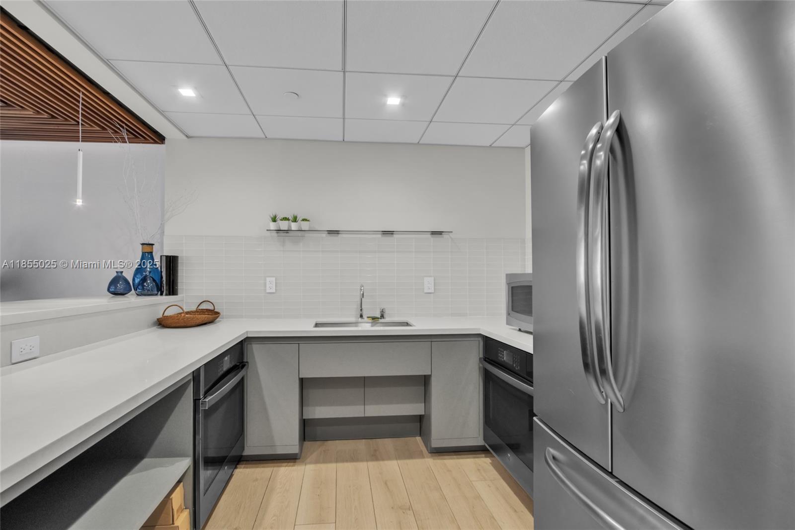 1800 Sunset Harbour Dr # 1003