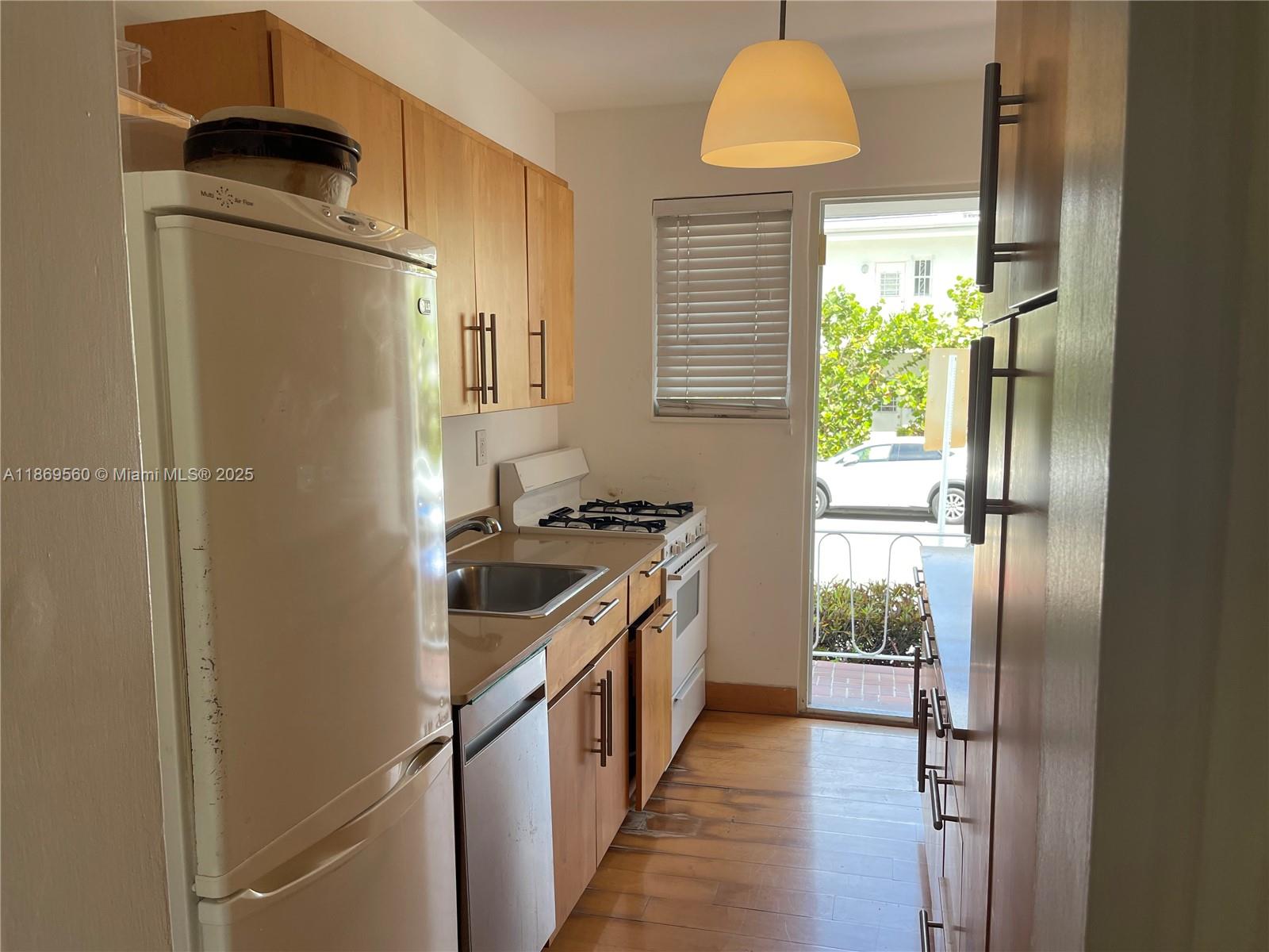 1925 Washington Ave # 8