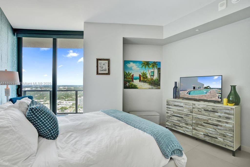 501 NE 31st St Unit: PH4101