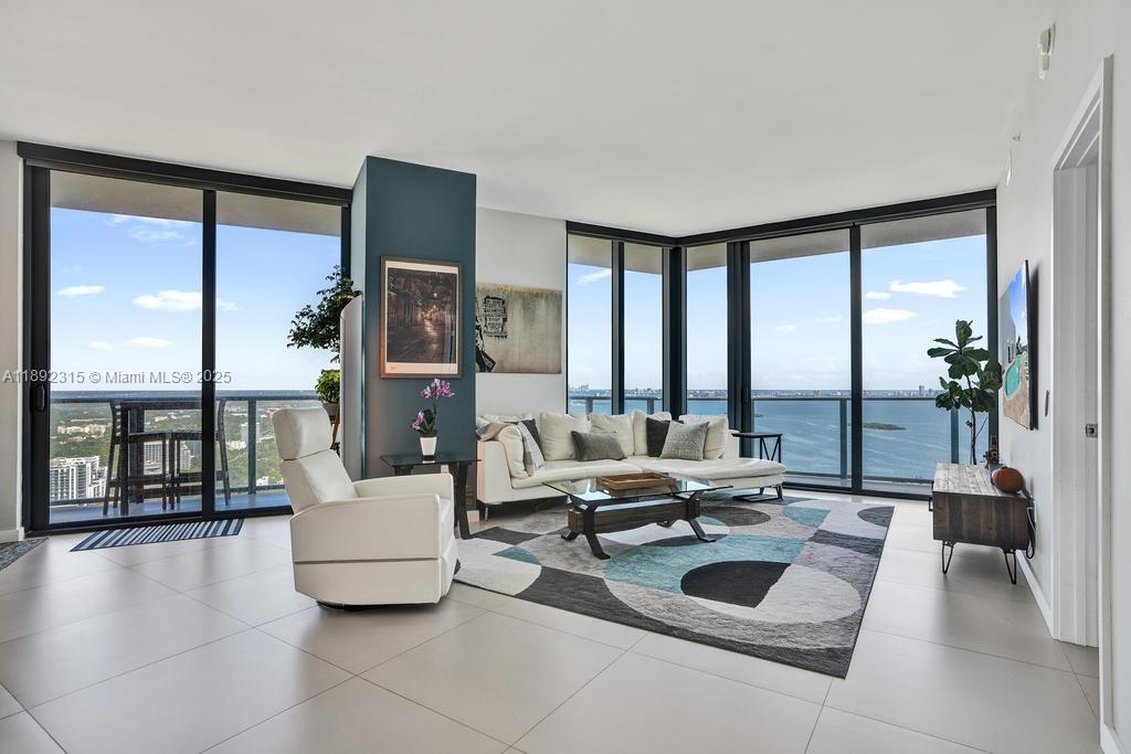 501 NE 31st St Unit: PH4101