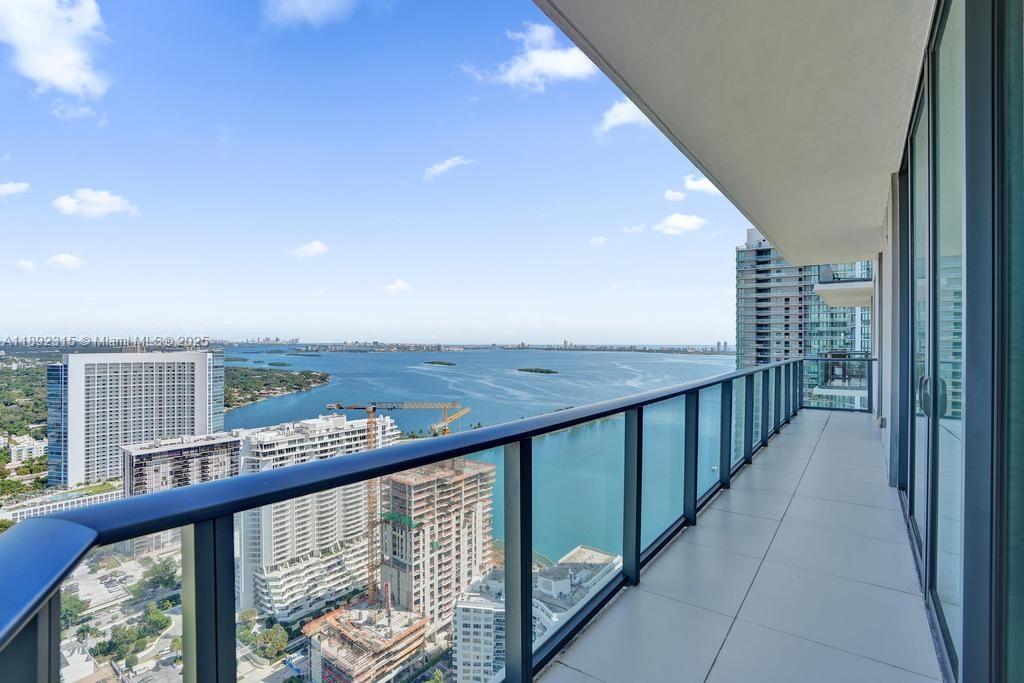 501 NE 31st St Unit: PH4101